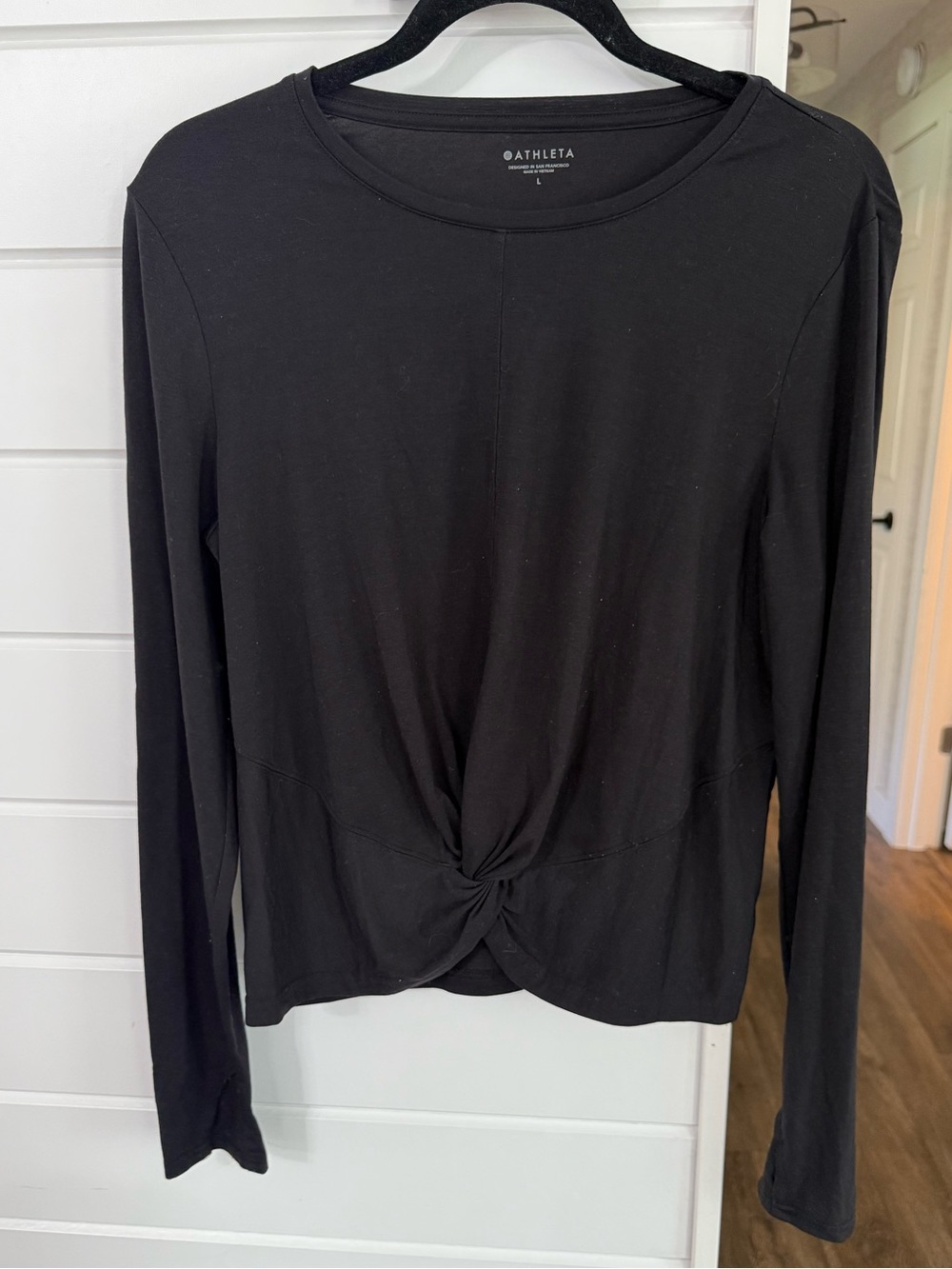 Athleta Black‎ Long Sleeve Front Twist